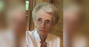 Shelley Leone's Instagram, Twitter & Facebook