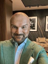 Tomasz Dubiel's Instagram, Twitter & Facebook