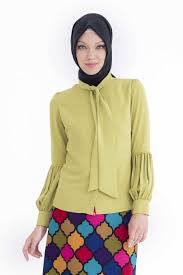 Tuay Kollari Buzgulu Yesil Bluz Tesetturisland Com Bluz Moda Stilleri Mankenler