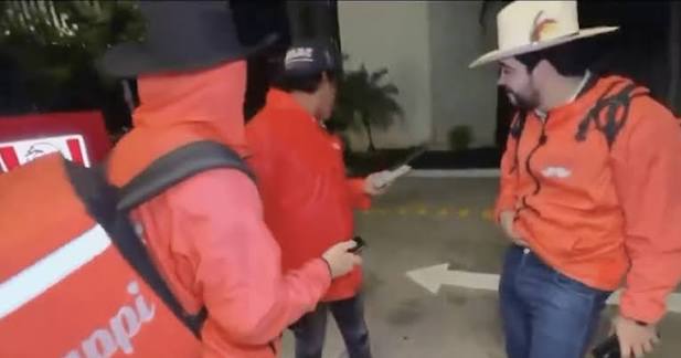 Video Asesinan al influencer César Gastélum en Culiacán mientras realizaba  una transmisión en vivo Este martes fue asesinado a balazos César Gastélum,  influencer en Culiacán, Sinaloa, mientras realizaba una transmisión en vivo