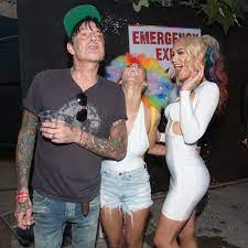 New Couple Alert Tommy Lee Spotted Kissing Vine Star Brittany Furlan Tommy Tommy Lee Lounge Fashion