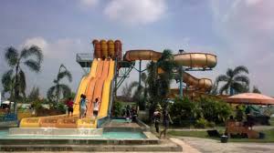 Taman rekreasi air (waterboom) di kota banjarbaru yang terkenal saat ini adalah aquatica waterpark & playground banjarbaru. Wahana Harga Tiket Masuk Waterboom Bojongsari Indramayu 2021