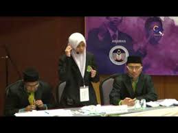 Selamat bersidang, assalamulaikum dan salam sejahtera semua. Pertandingan Debat Bahasa Arab Jemputan Nusantara 2012 Akhir Youtube