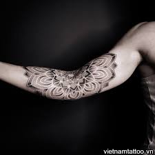 Hình xăm các bông hoa hồng trên cánh tay đẹp. Tá»•ng Há»£p List 89 Hinh XÄƒm Hoa VÄƒn Ä'áº¹p Ä'á»™c Láº¡ Hot Hit Nháº¥t