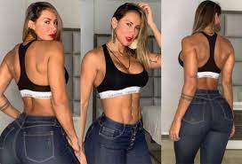 En las redes sociales desprenden felicitad siempre que están juntos y. Sonia Isaza Y Arturo Vidal Lucen Sus Cuerpos En Foto De Amor Y Amistad Rcn Radio