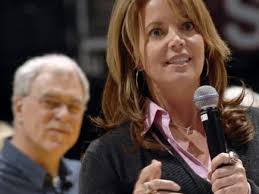 Phil Jackson, Jeanie Buss engaged