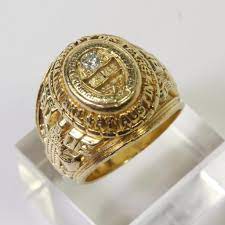 Check out our 10k gold class ring selection for the very best in unique or custom, handmade pieces from our fraternal & class rings shops. 14kt Gold 20g Diamond University Of Texas Balfour Class Ring Property Room