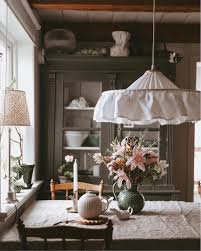 Niki brantmark runs the daily interior design blog my scandinavian home, which was inspired by her move to sweden from london over ten years ago. 8dtnaexjeslbnm