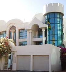 O representante dos emirados árabes visitou o brasil neste sábado (16) e aproveitou para assinar acordos nas áreas comerciais, jurídicas e de turismo. Embaixada Brasileira Em Abu Dhabi Emirados Arabes Unidos Embaixada Do Brasil Embaixada Arquitetura