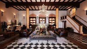 How To Survive The Night In A Real Haunted Hotel The Peoples Movies