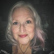 Roxanne Blank's Instagram, Twitter & Facebook