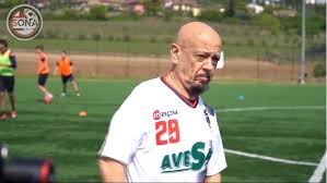 Logos sport american football wahnsinn textbeiträge. Enrico Ruggeri Tesserato Con Il Sona Giochera Con L Ex Inter Maicon In D Corrieredelveneto It