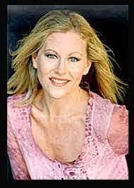 Rosalyn Summers's Instagram, Twitter & Facebook