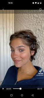 Lucy Holbrook (holbrook0998)