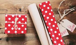 We rounded up 75 cute and thoughtful gift ideas that she'll love, with many arriving before christmas. Best Valentine S Gifts Ideas That Your Girlfriend Will Appreciate Life Is An Episode