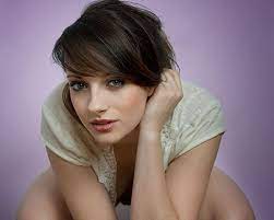 Watch my wife with another man: Pin On Dark Hair Fantasy Girl