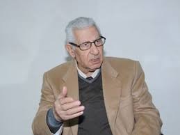 ولد مكرم محمد أحمد في 25/06/1935م في المنوفية. Ø±Ø¦ÙŠØ³ Ù…Ø¬Ù„Ø³ Ø§Ù„Ù†ÙˆØ§Ø¨ ÙŠ Ø¹Ø²ÙŠ Ù†Ù‚ÙŠØ¨ Ø§Ù„ØµØ­ÙÙŠÙŠÙ† ÙÙŠ ÙˆÙØ§Ø© Ø§Ù„ÙƒØ§ØªØ¨ Ø§Ù„ÙƒØ¨ÙŠØ± Ù…ÙƒØ±Ù… Ù…Ø­Ù…Ø¯ Ø£Ø­Ù…Ø¯ Ø¨ÙˆØ§Ø¨Ø© Ø§Ù„Ø£Ù‡Ø±Ø§Ù…
