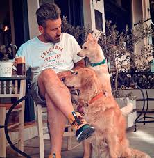 Η απέλαση του μαυρίδη από το μεξικό, η άρνηση και τα επεισόδια στο αεροπλάνο. Giwrgos Mayridhs H Prwth Fwtografia Poy Anebase Me Th Syntrofo Toy Gia Xarh Ths Tsixlas Znews