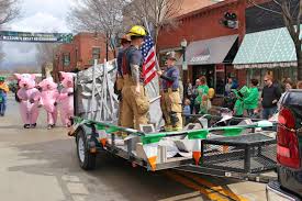 I also love changing up my decorations from time to time, particularly the outdoor ones. Emerald Isle Parade Floats Dazzle Downtown Downtown Lee S Summit