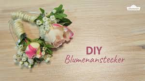 Anstecker hochzeit handgelenk corsage kerstin rosen geschenke basteln band handwerk verzierungen perlenohrringe. Diy Blumenanstecker Youtube