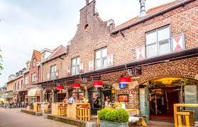 Administratively, it's a part of nearby venlo (previously it had been part of the municipality of arcen en velden), but this small place really is a destination in its own right. Hotel Arcen Niederlande Auf Hotels Nl