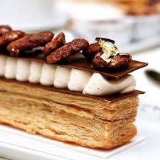Merci A Parischezsharon Pour Cette Superbe Photo Du Millefeuille Vanille Caramel Noix De Pecan Ritz Paris Barvendom Pastry Food Pastry Desserts