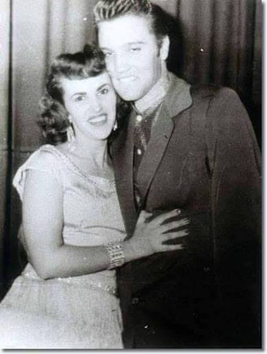 ❤️ July 20, 1955: Elvis Presley and Wanda Jackson met for the very first time. Elvis and the future “Queen of Rockabilly” first crossed paths at a local radio station in Cape