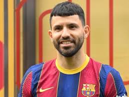 Algunas informaciones apuntan a que el kun agüero estaría estudiando la posibilidad de dejar el barça este mismo verano, pero lo cierto es que el kun quiere jugar y triunfar en el barça, como ya lo hizo. Vvc4y54s7bj0mm