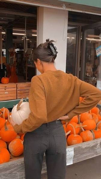 Cute Pumpkin Patch Outfit Ideas 1 - Fab Mood | Colour + Mood + ...