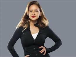 الأغنية تم تصويرها في حديقة زد بارك التي يمتلكها رجل الأعمال نجيب ساويرس، وهي من كلمات أحمد مرزوق، ألحان وتوزيع محمد. Ù†ÙŠÙ„Ù„ÙŠ ÙƒØ±ÙŠÙ… ØªØ±Ù‚Øµ Ø¹Ù„Ù‰ Ø£ØºÙ†ÙŠØ© Ø£Ù†Ø§ Ù…Ø´ Ù†Ø¬ÙŠØ¨ Ø³Ø§ÙˆÙŠØ±Ø³ ÙÙŠØ¯ÙŠÙˆ Ø¨ÙˆØ§Ø¨Ø© Ø£Ø®Ø¨Ø§Ø± Ø§Ù„ÙŠÙˆÙ… Ø§Ù„Ø¥Ù„ÙƒØªØ±ÙˆÙ†ÙŠØ©