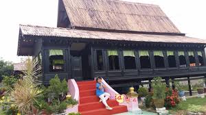 Dengan kata lain, anak wajib minta izin jika ingin meninggalkan rumah atau melakukan aktivitas yang memerlukan izin orang tua. Wordless Wednesday 320 Rumah Tradisional Paya Rumput Melaka Mia Liana
