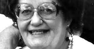 Ellen Ogden's Instagram, Twitter & Facebook