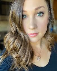 Young Entrepreneur Sells Handmade Rubber Band Bracelets