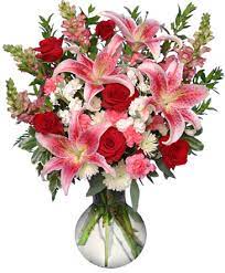 We use an extensive network of local lakeland florists and have your flowers bouquets delivered in lakeland. Perfect Love Bouquet Fresh Flowers In Lakeland Fl Mildred S Florist