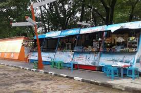 Menjual sepatu cowok dan cowok @donnybelliandy @kakilimaos contact 2931904b / 085750598575. Pedagang Kaki Lima
