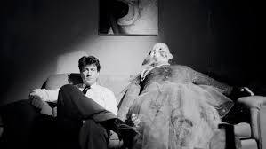 Blue velvet captures lynch's fixation on the contrast between purity and depravity, all while crisscrossing the line between idyllic surfaces and their vile underbellies. Experimental Doc Blue Velvet Revisited Digs Deep On David Lynch S 1986 Masterpiece Los Angeles Times