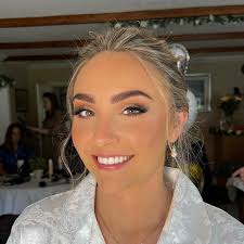 Aimee Louise's Instagram, Twitter & Facebook