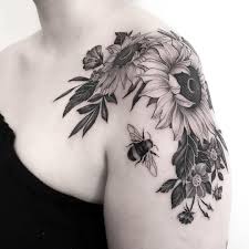 Ute Sunflower Tattoo Complete With Bumblebee Done Parliamenttattoo London Su Sunflower Tattoo Shoulder Sunflower Tattoo Sleeve Shoulder Tattoos For Women