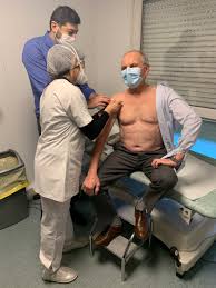 He was a member of the french national consultative ethics committee from 1992 to 2004 and worked in gene therapy. Axel Kahn On Twitter Vaccine Dans Trois Semaines 1 Je Vais Embrasser Mes Petits Enfants 2 Je Quitte Le Masque Sur Les Plateaux De Tv A Moins Que Nous Ne Soyons Tous