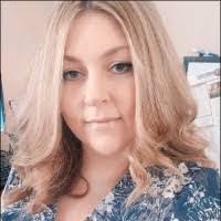 Amber Baggett's Instagram, Twitter & Facebook