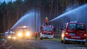 Maybe you would like to learn more about one of these? Envejecimiento De La Poblacion Alemana Tambien Afecta A Sus Brigadas De Bomberos Alemania Hoy Dw 26 08 2019