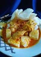 Lontong is an indonesian dish made of compressed rice cake in the form of a cylinder wrapped inside a banana leaf, commonly found in indonesia, malaysia and singapore. 13 Resep Lontong Gulai Ayam Enak Dan Sederhana Ala Rumahan Cookpad