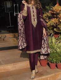 Dm fullfiling all ur style needs get featured selectives chill time. Pakistani Formal Wedding Guest Dress Party Kleider Pakistanische Outfits Modische Kleider