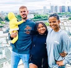 La famille pokora va bientôt s'agrandir. Christina Milian A Nouveau Enceinte M Pokora Un Genou A Terre Au Coucher Du Soleil Purepeople
