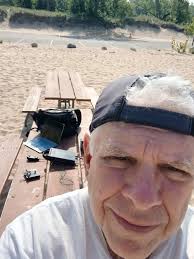 wife's FB account--don't have one) Greetings from Navarre, Florida! I was  sitting in my front yard with my ATS-20. I could hear South Dakota,  Buffalo, NC, Port Saint Lucie and Mississippi. Good