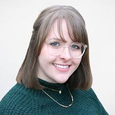 Amanda Cusson's Instagram, Twitter & Facebook