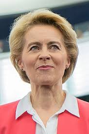 Von 2005 bis 2009 war sie unter merkel familienministerin, von 2009 bis 2013 leitete sie das bundesministerium für arbeit und soziales, und. Ursula Von Der Leyen Birthday Age And Zodiac