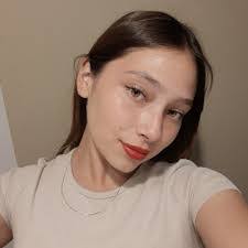 Alicia Leiva's Instagram, Twitter & Facebook