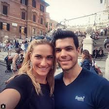 Tímea könnyek között vallott arról, lelkileg mennyire nehezen viseli, hogy közel hat évnyi házasság után már nincs mellette a férje. Babos Timea Szivet Egy Jokepu Uzletember Rabolta El Hazai Sztar Femina