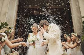 I Love Throwing Rice Its A Very Popular Tradition In Germany But Unfortunately Not So Big Here I Beautiful Wedding Photos Best Wedding Photographers Wedding